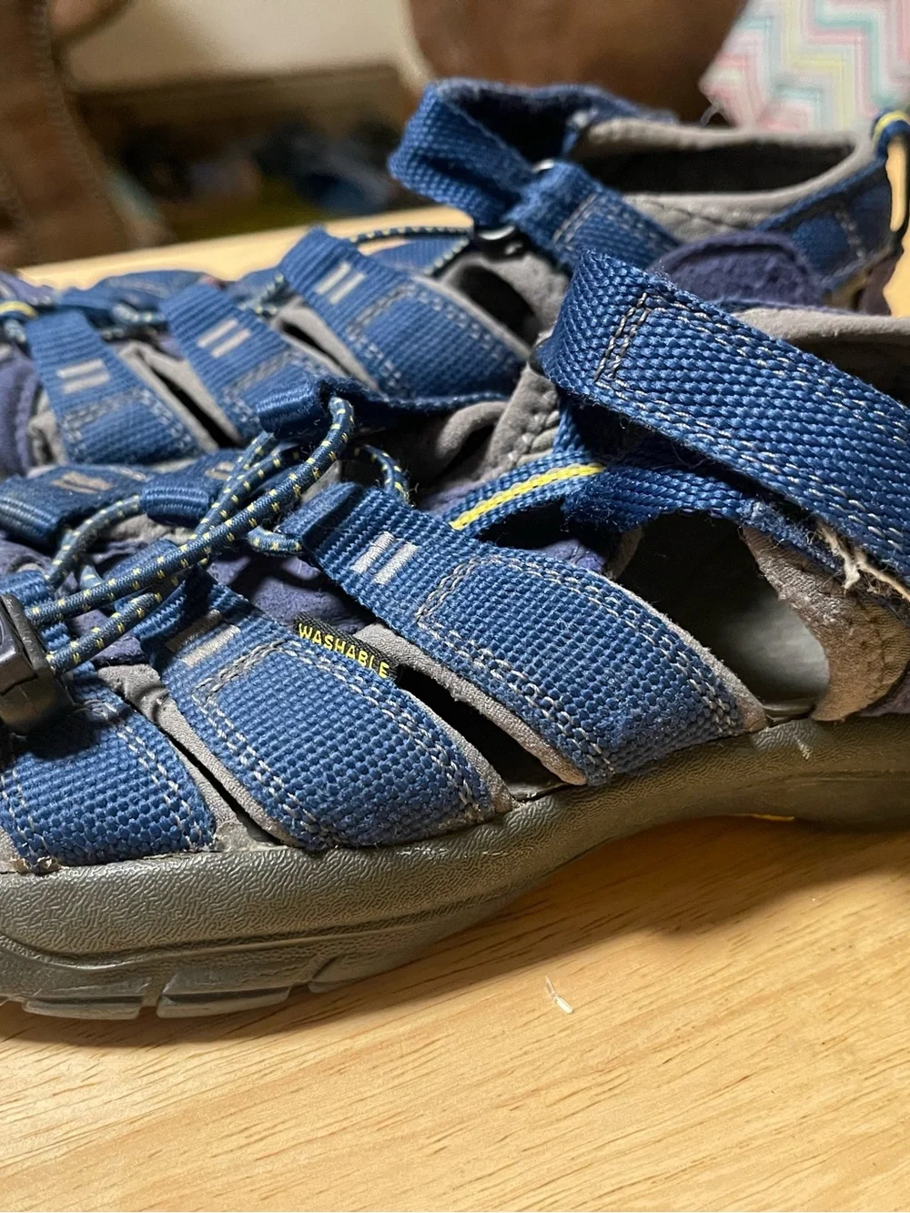 Keen Boy’s Logo Toe Cap Outdoor Water Sandals Size 2